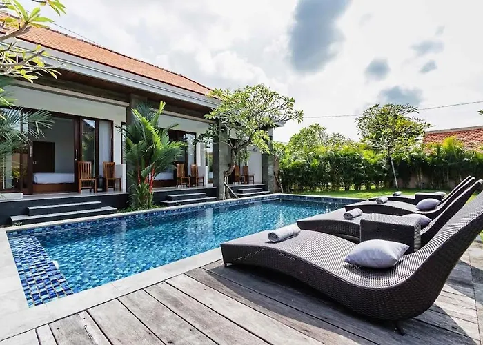 Villa Aruna Batu Bolong Beauty 5 Bed Air/con Living