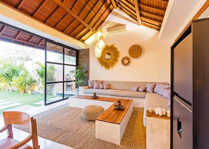 Aruna Batu Bolong Beauty 5 Bed Air/con Living