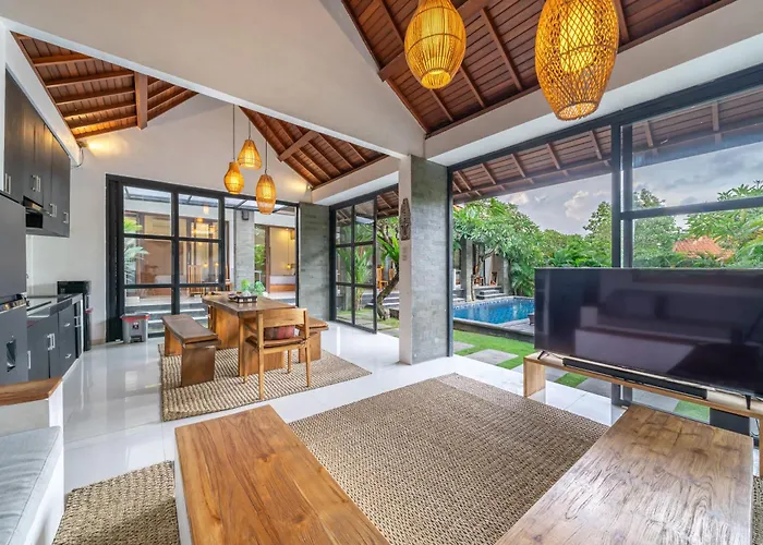 Aruna Batu Bolong Beauty 5 Bed Air/con Living