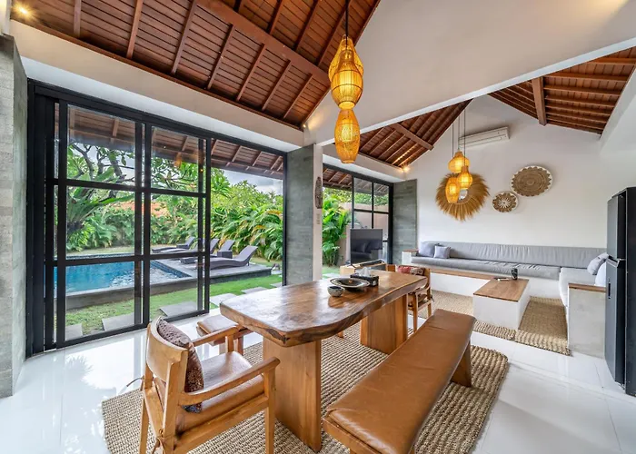 Villa Aruna Batu Bolong Beauty 5 Bed Air/con Living *